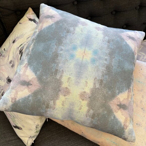 Eskayel Jangala Pillow Citron, 18"x18" with feather insert - Picture 4 of 6